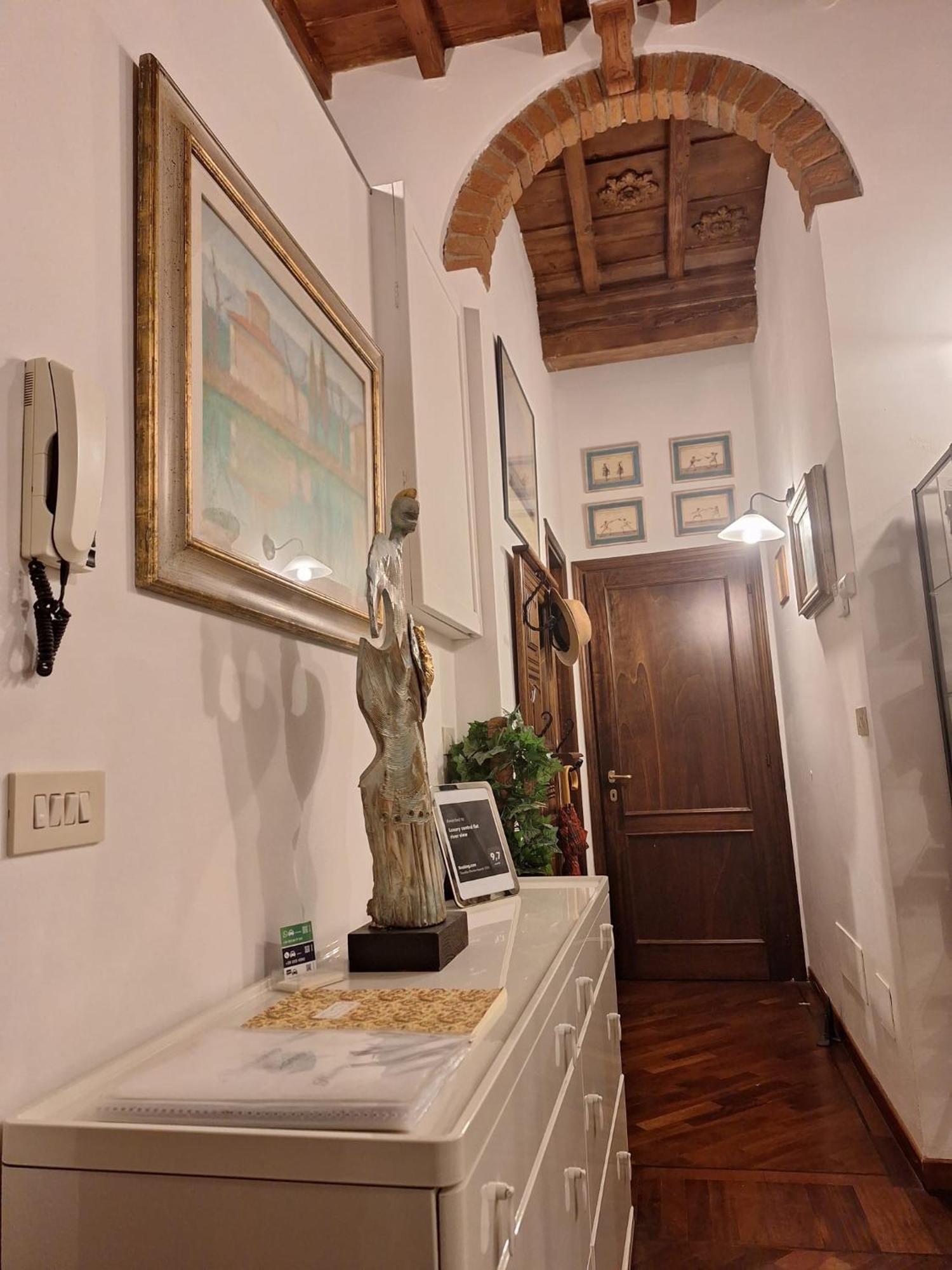 Luxury Central Flat River View Appartement Florence Buitenkant foto